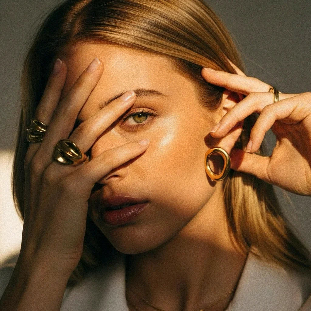 أقراط راكيل المفتوحة على شكل بيضاوي