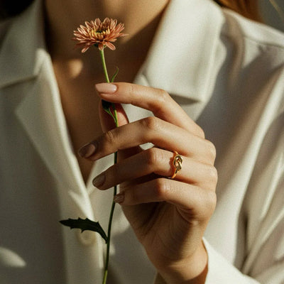 خاتم بيلارا الذهبي العقدة