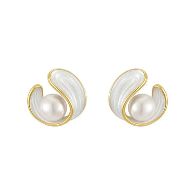 Luxury white opal earrings with pearls in gold 