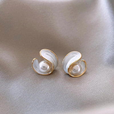 Luxury white opal earrings with pearls in gold 