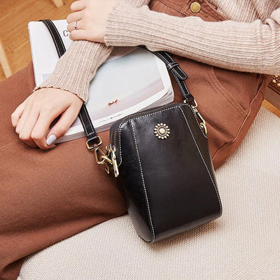 Vienna - Small Solid Handbag