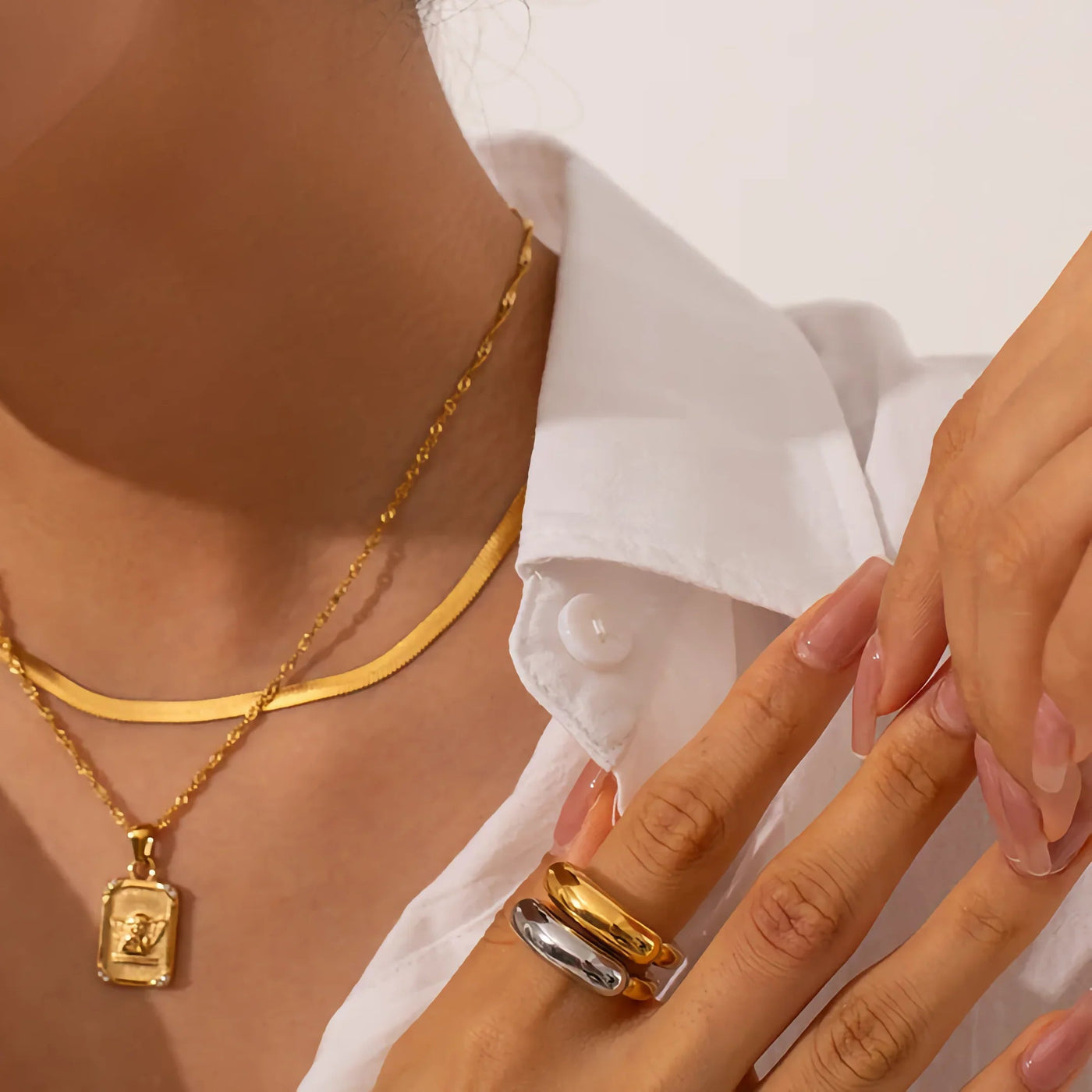 خاتم إيميلين الذهبي