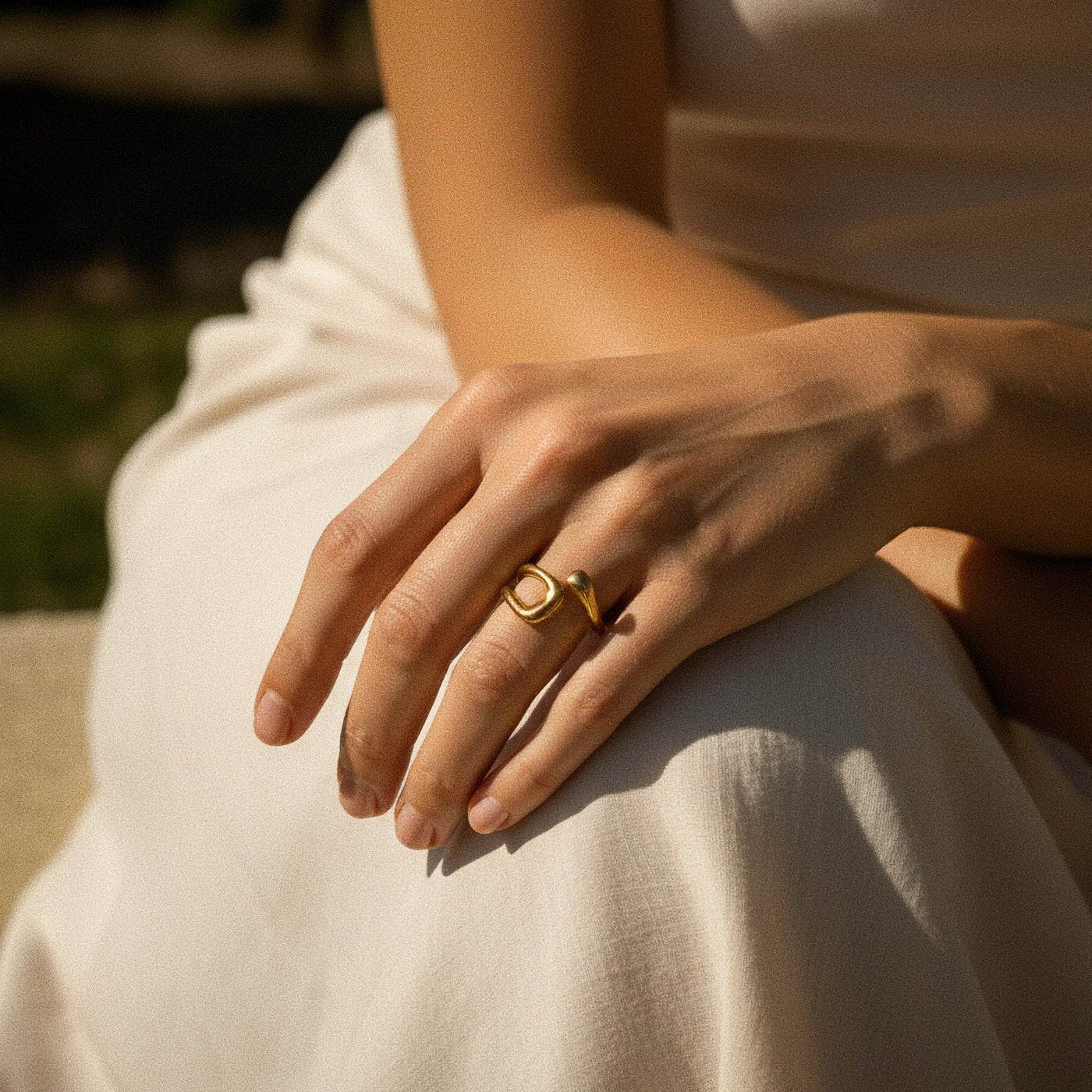 خاتم برنيك المفتوح من الذهب