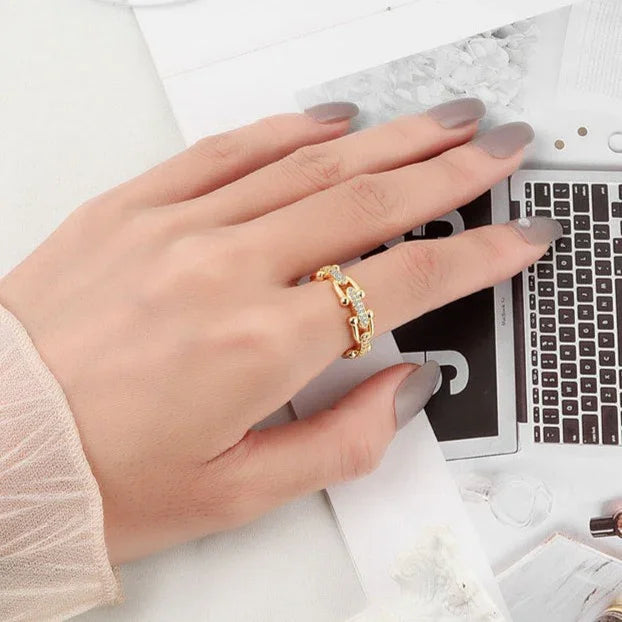 خاتم كلوي الذهبي