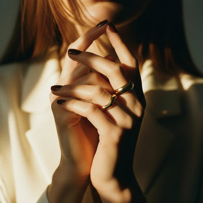 خاتم لوناتريا الذهبي الموجي