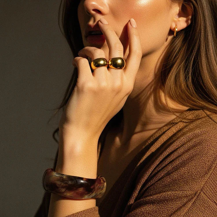 أساور جوليانا المنحوتة لخريف