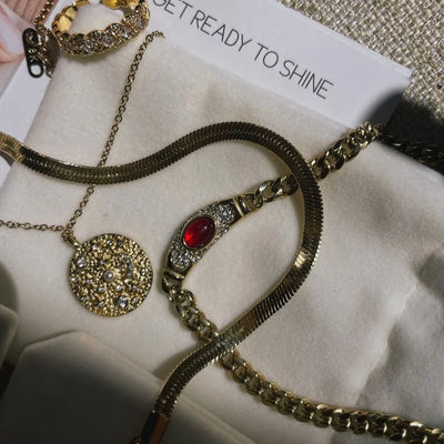 قلادة إيزابيلا الكلاسيكية