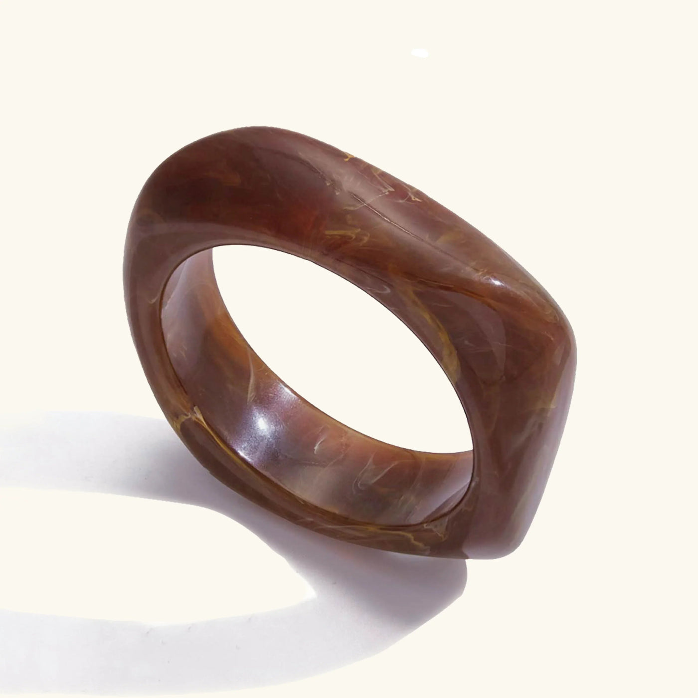 خاتم كايتلين الأكريليكي السميك