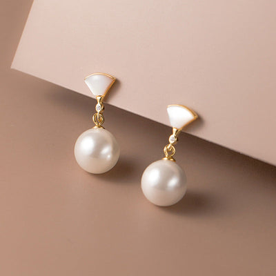 Leka - Elegant Gold Pearl Earrings 