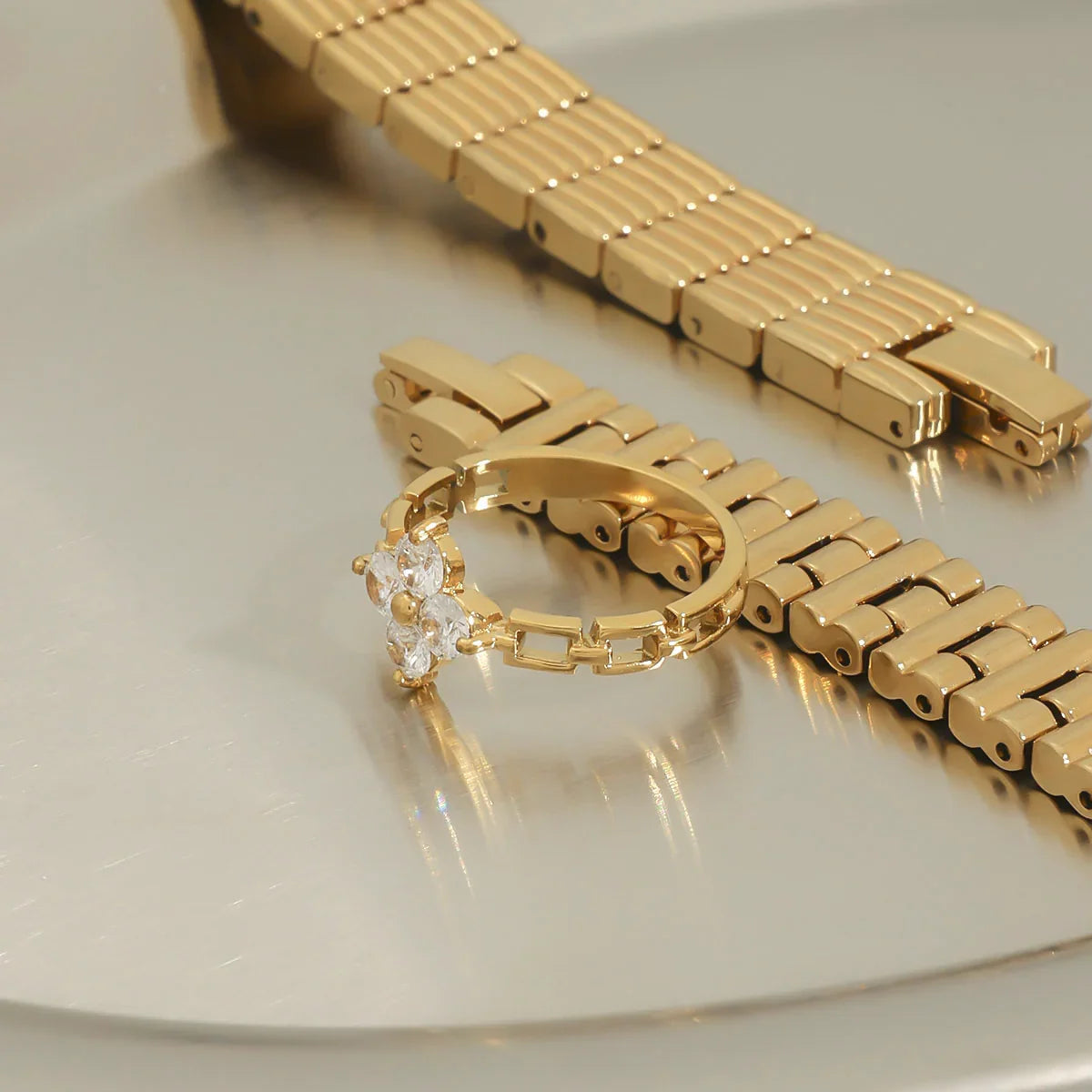 خاتم كليستين الماسي بتصميم بتلة