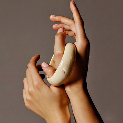 أساور جوليانا المنحوتة لخريف