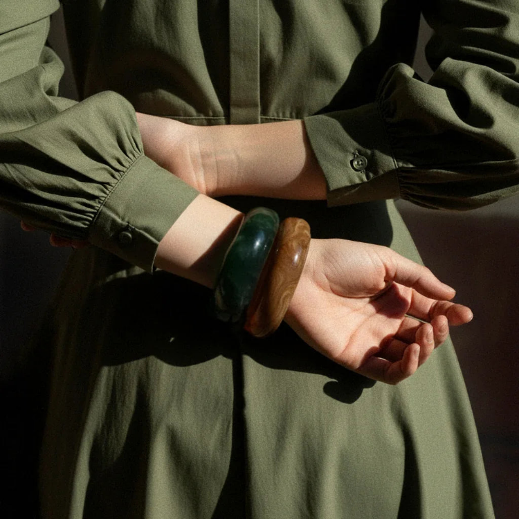 أساور جوليانا المنحوتة لخريف