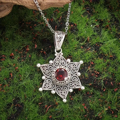 قلادة جيسيندرا كارماليث