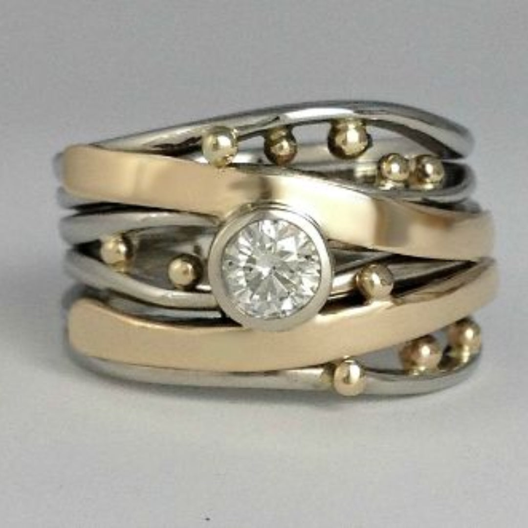 Royal Ring - Antique Gold with Zirconia Filling 
