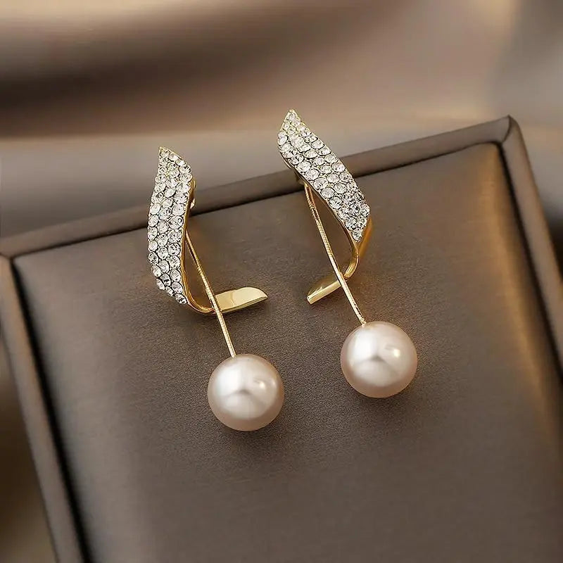 gold pearl earrings