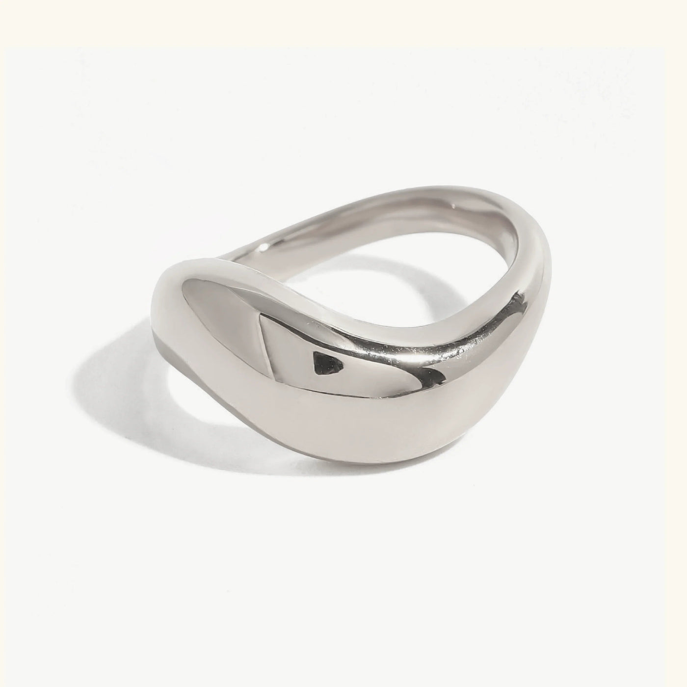 خاتم لانا الذهبي غير المحدد