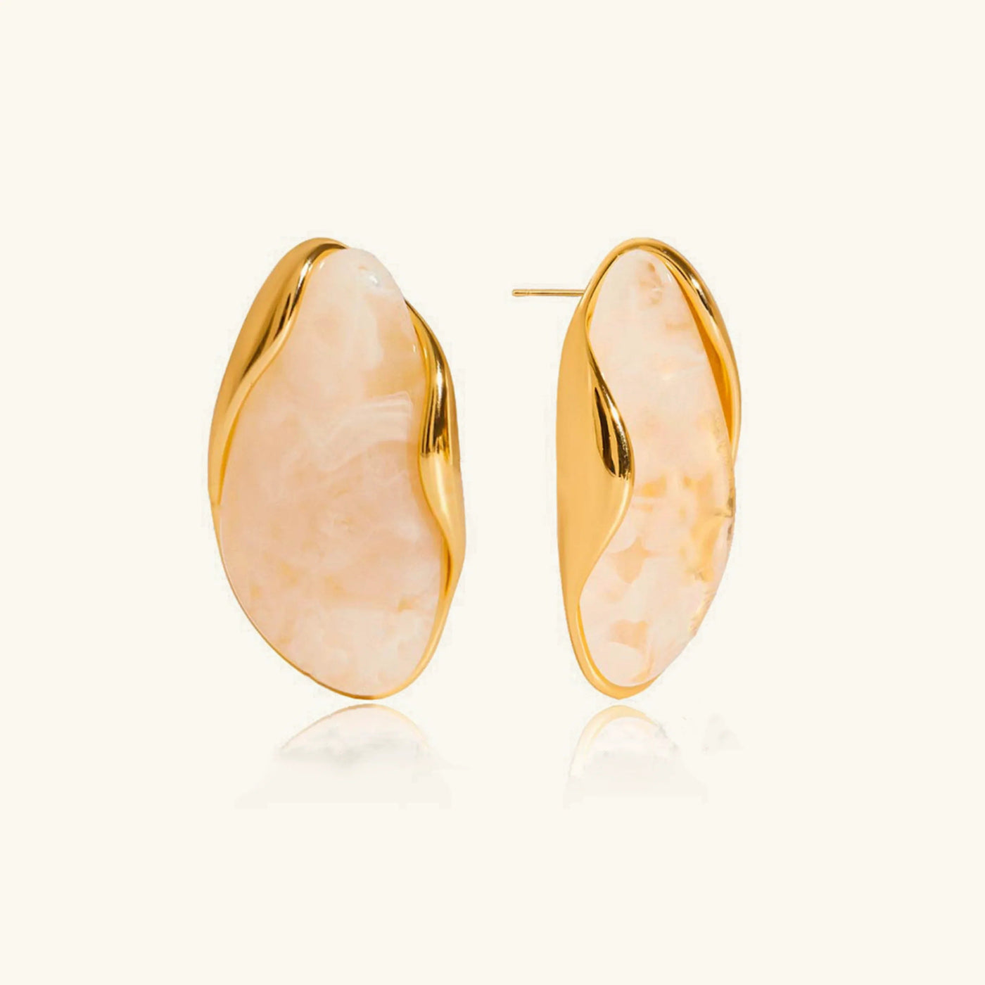 أقراط أميليس المصنوعة من الأحجار الكريمة اللامعة