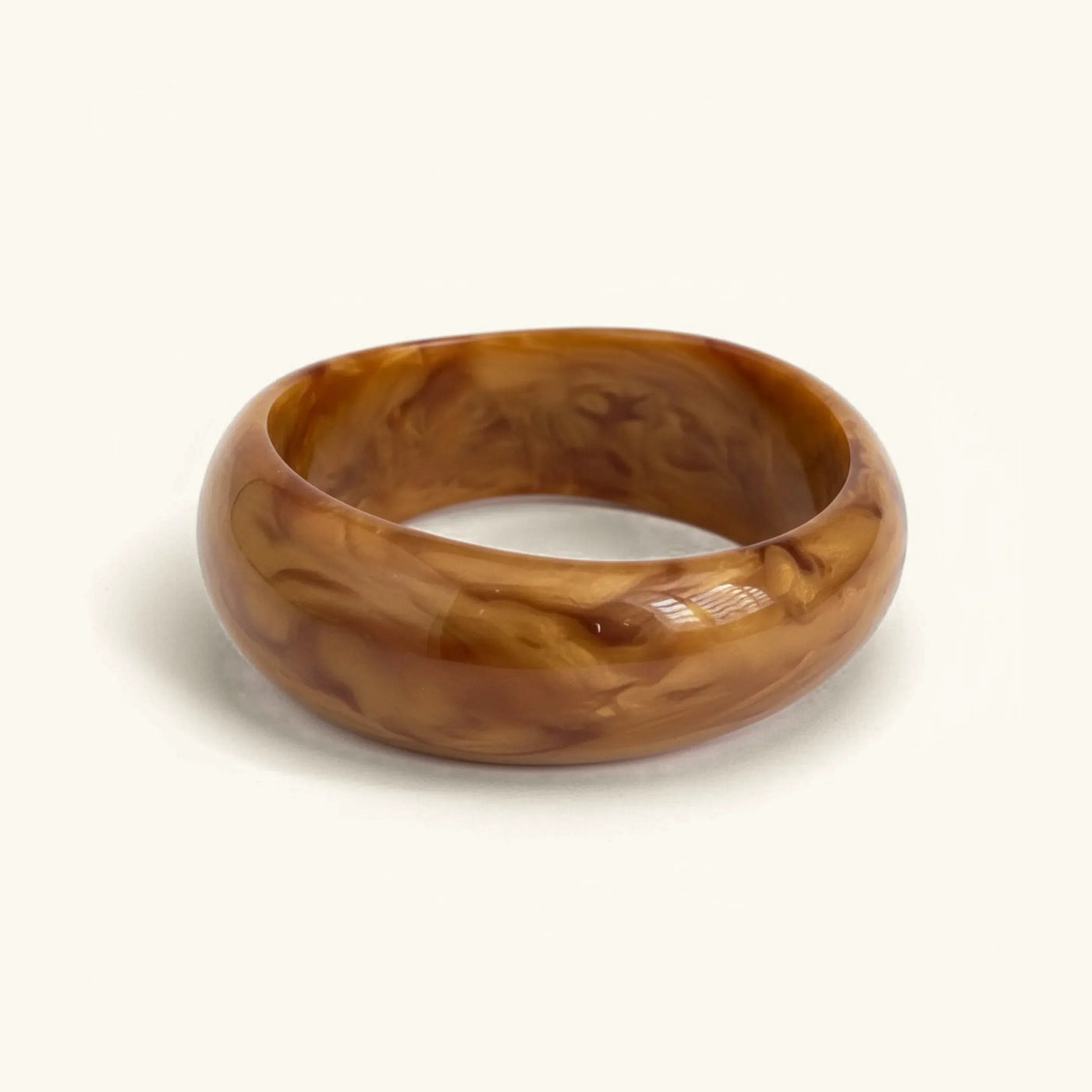 أساور جوليانا المنحوتة لخريف