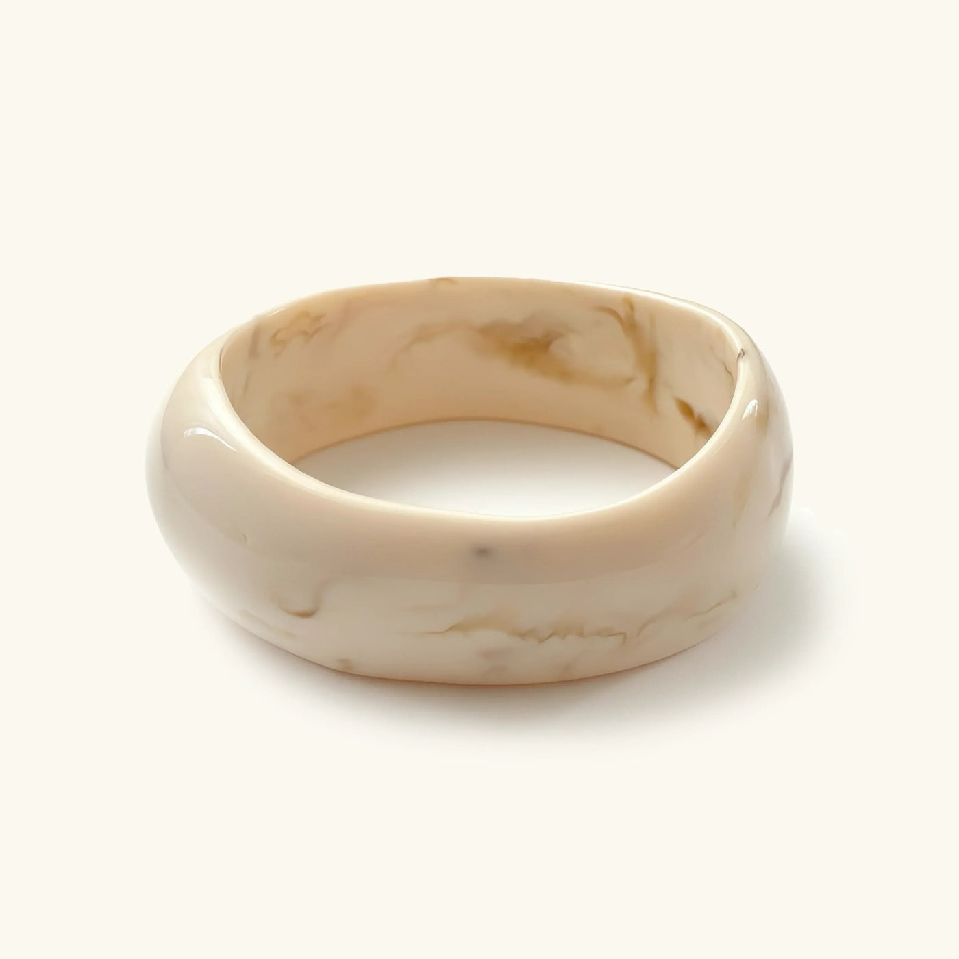 أساور جوليانا المنحوتة لخريف