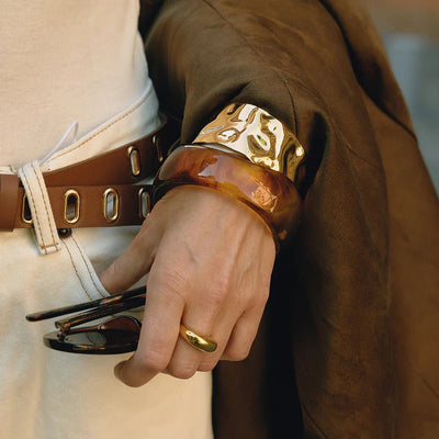 خاتم كايتلين الأكريليكي السميك