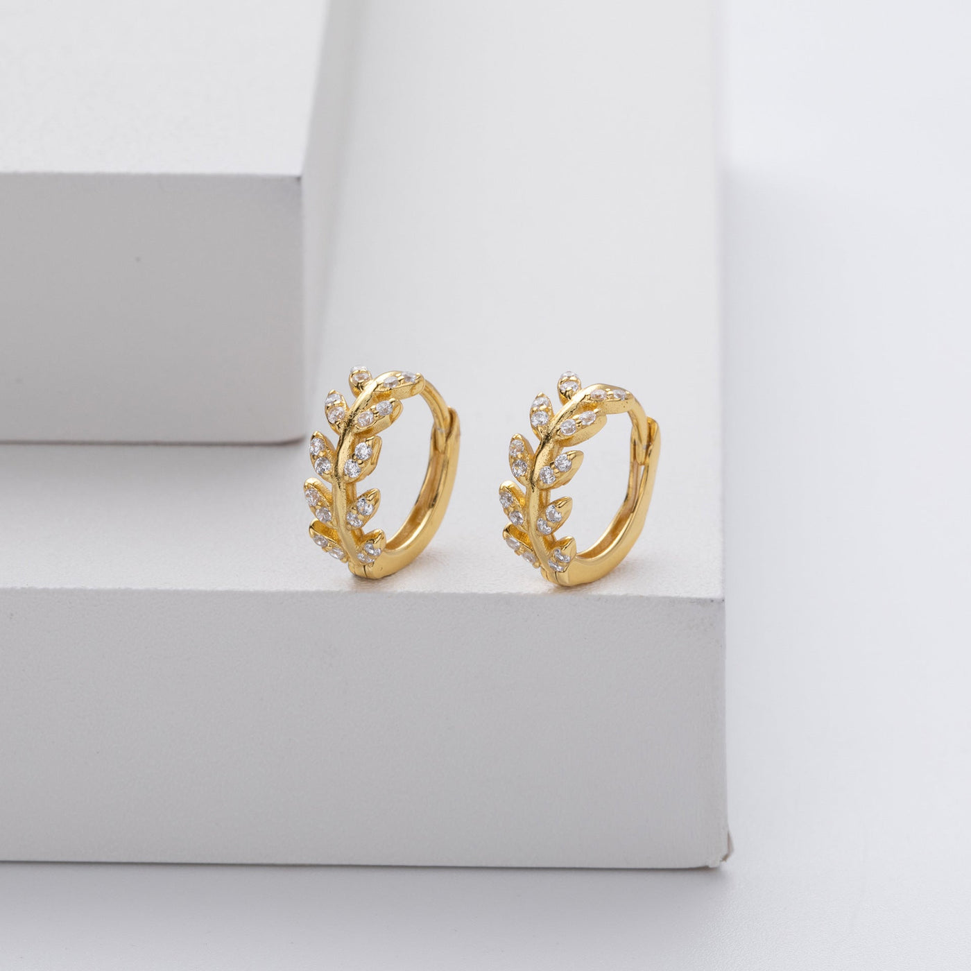 أقراط هوب بشكل ورقة فضية