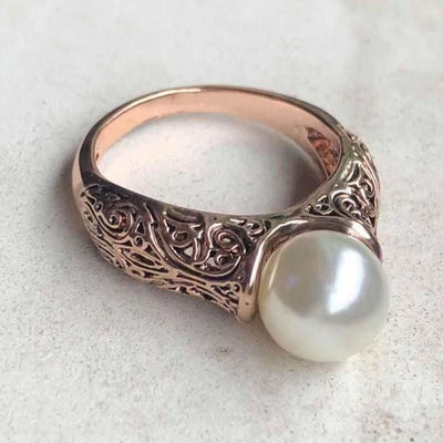 Marceline - Classic Pearl Ring 