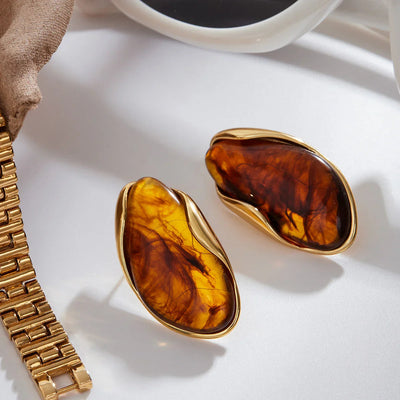 أقراط أميليس المصنوعة من الأحجار الكريمة اللامعة