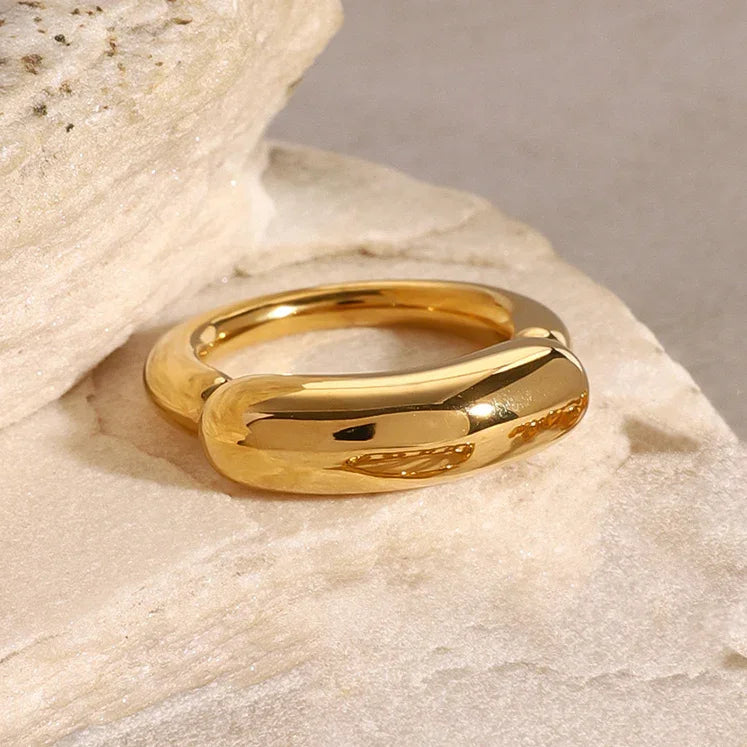 خاتم إيميلين الذهبي