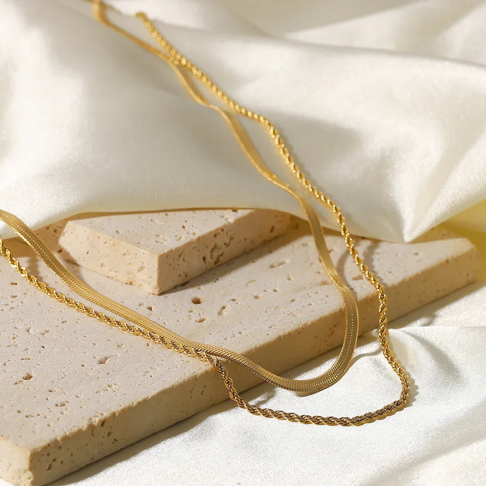 قلادة هاييلي الذهبية متعددة الطبقات