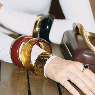 خاتم كايتلين الأكريليكي السميك