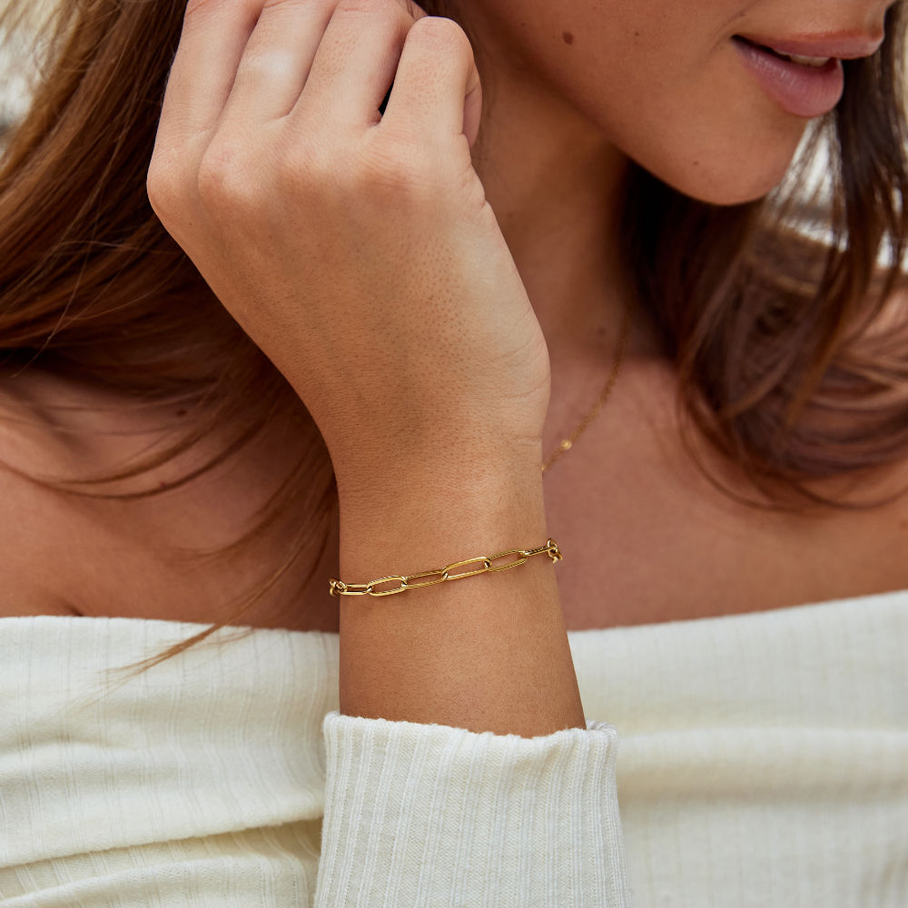 gold bracelet