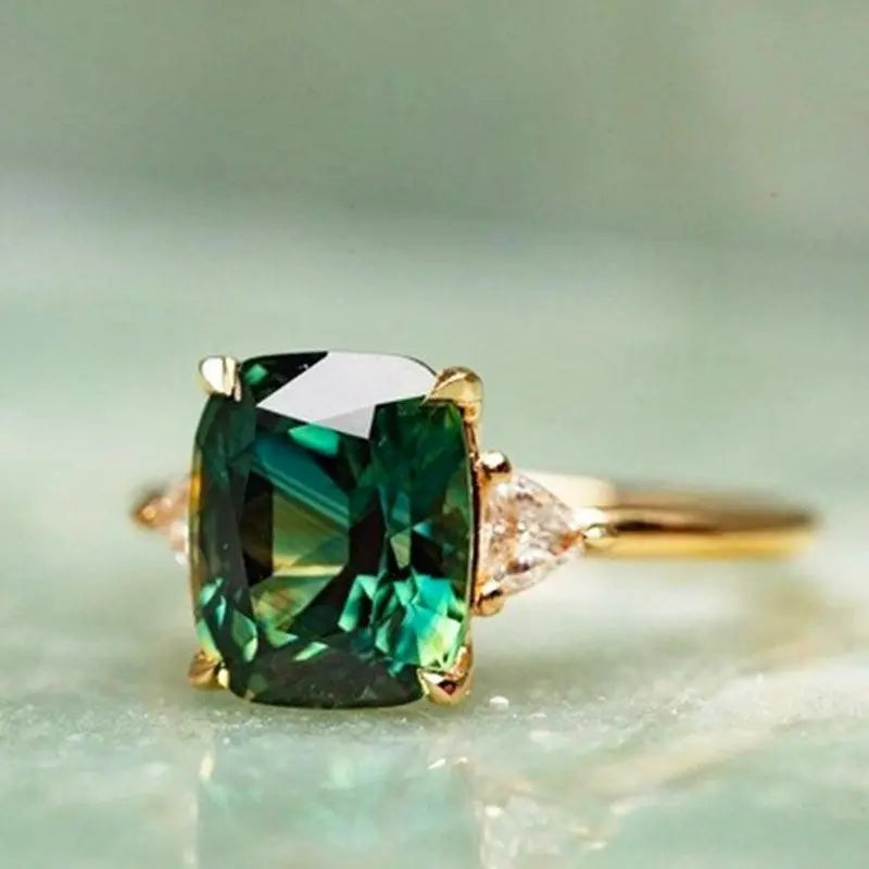 Elegant square emerald ring