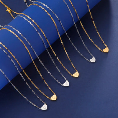 قلادة تشوكر بحرف القلب الخالد