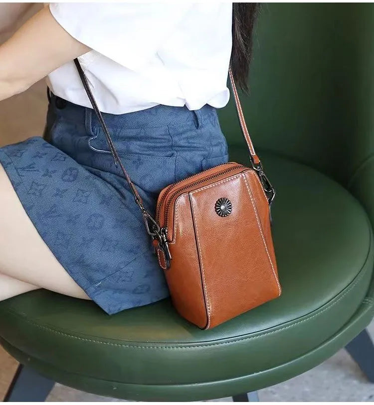 Vienna - Small Solid Handbag