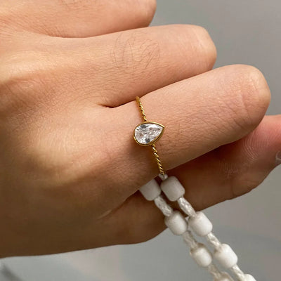 طقم مكون من ثلاث قطع خاتم ذهبي