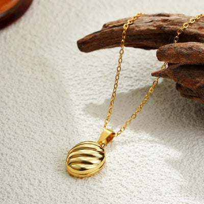 قلادة صور بيضاوية قديمة من الفولاذ المقاوم للصدأ