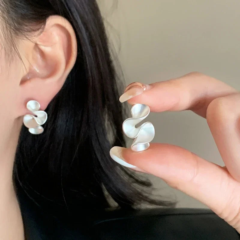 أقراط زهور من الفضة الإسترلينية مع طلاء ذهب عيار 18