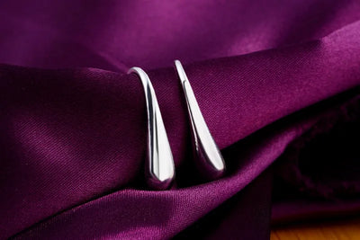 أقراط هووب على شكل قطرة ماء من الفضة الإسترلينية