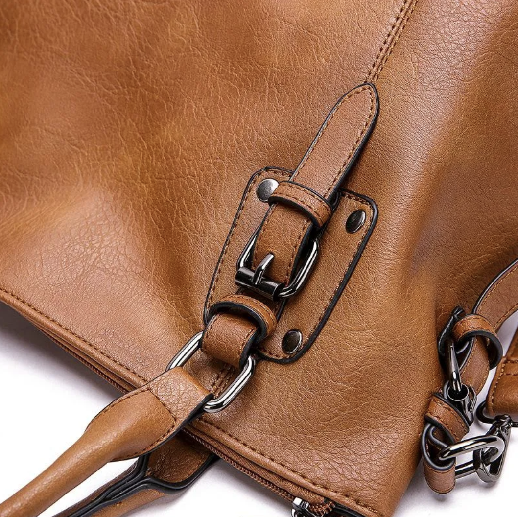 Vera - Tote Bag with Buckle