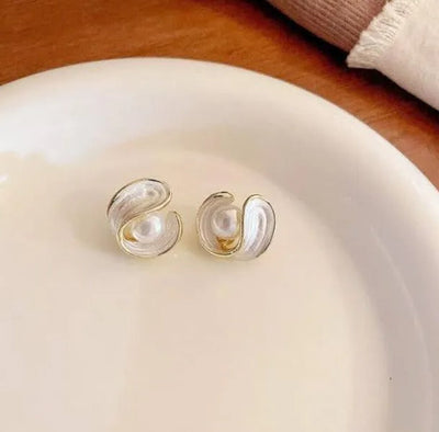 Liori - Pearl Spiral Earrings 