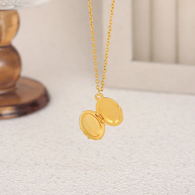 قلادة صورة بيضاوية أنيقة من الزركون