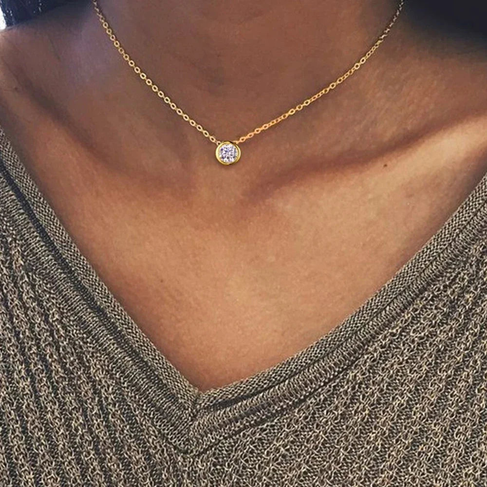 قلادة ملونة حصرية من الفولاذ المقاوم للصدأ بأحجار الميلاد