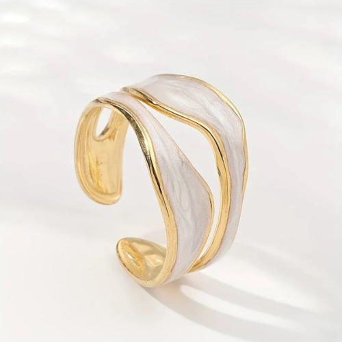 Traum - Antique White Gold Ring