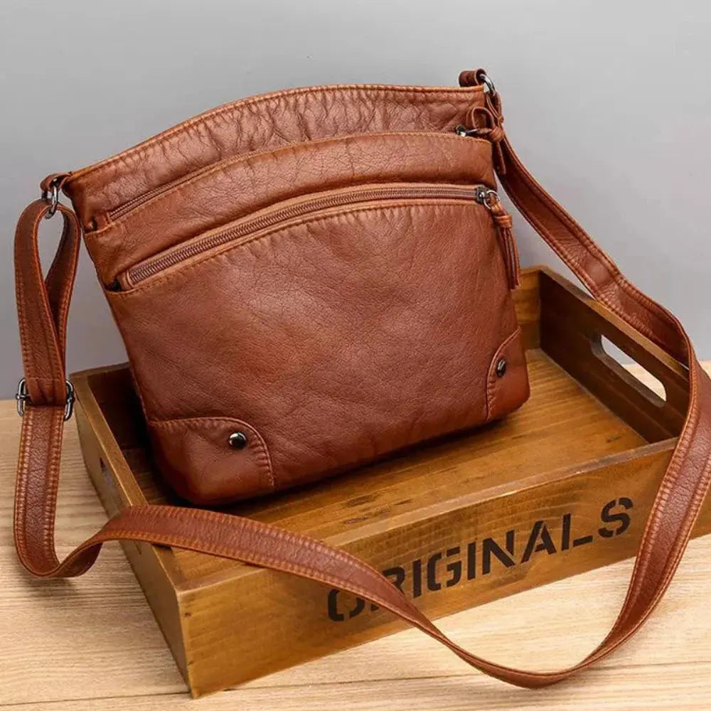 Isla - Large and practical leather shoulder bag