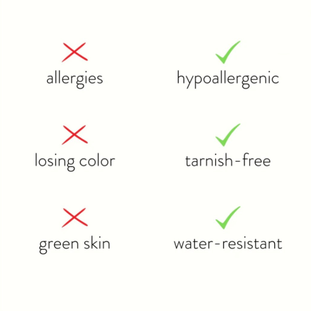 قلادة وردة ذهبية