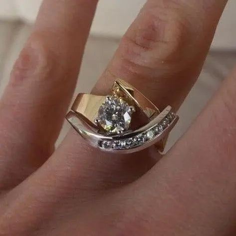 Irregular antique gold and silver zirconia ring 