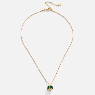 قلادة مكعب الزمرد