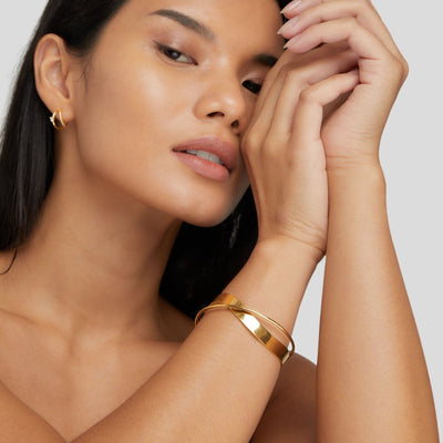 Unique gold bracelet from Eve