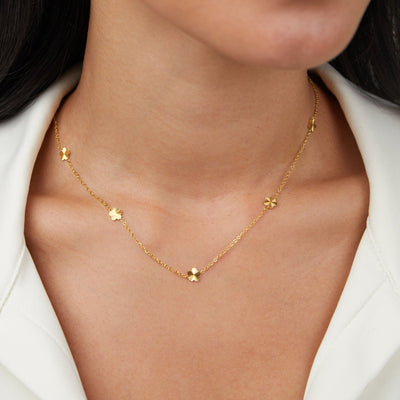 قلادة زهرة القوة الذهبية