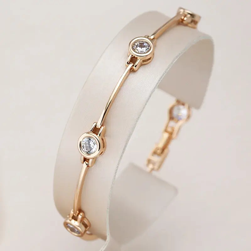 Elegant bracelet with zircon in gold